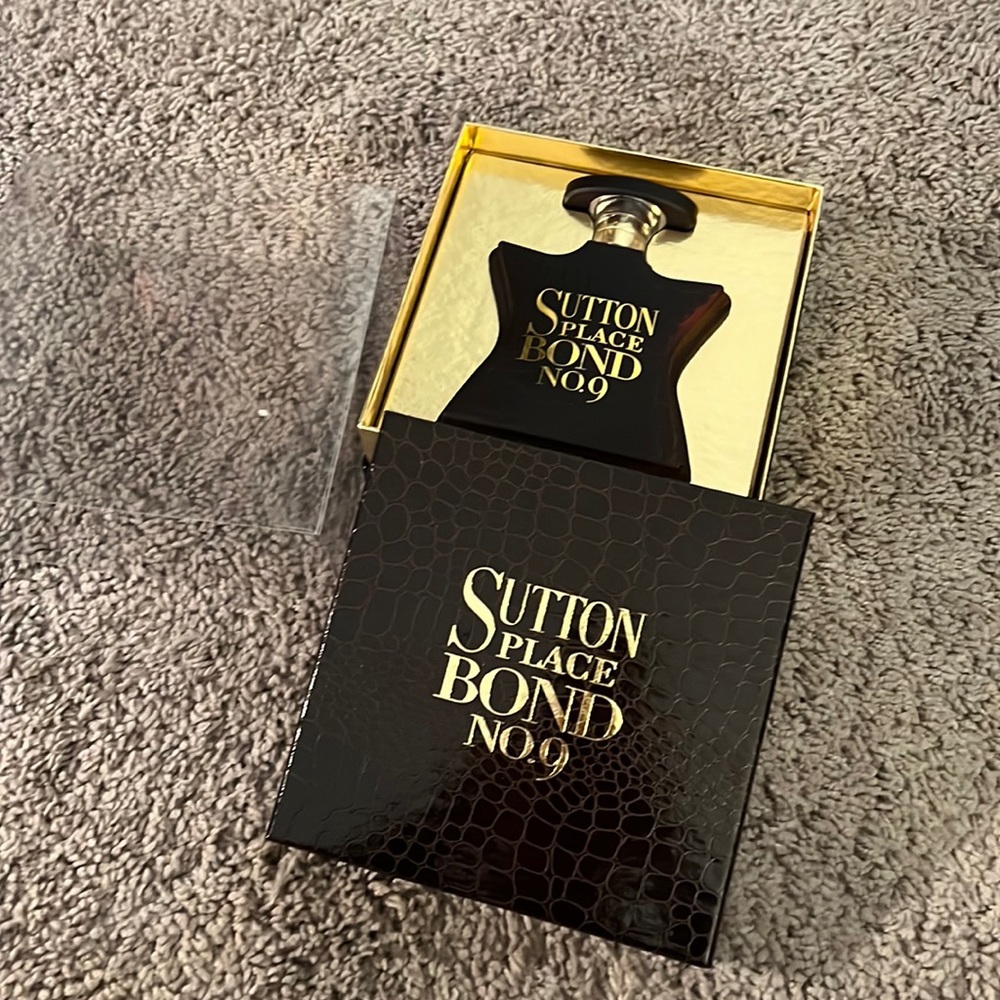 Empty Bond no. 9 Sutton Place in box
